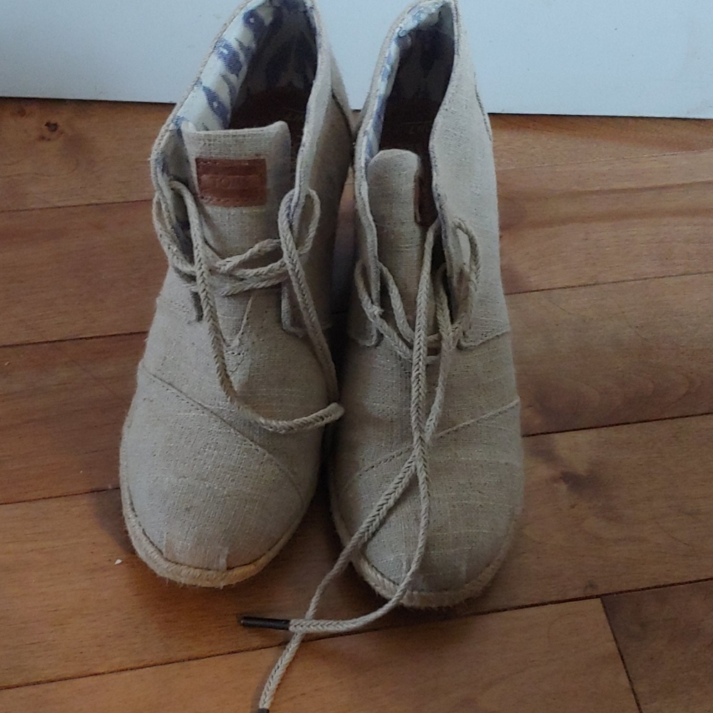 Tom wedge Booties